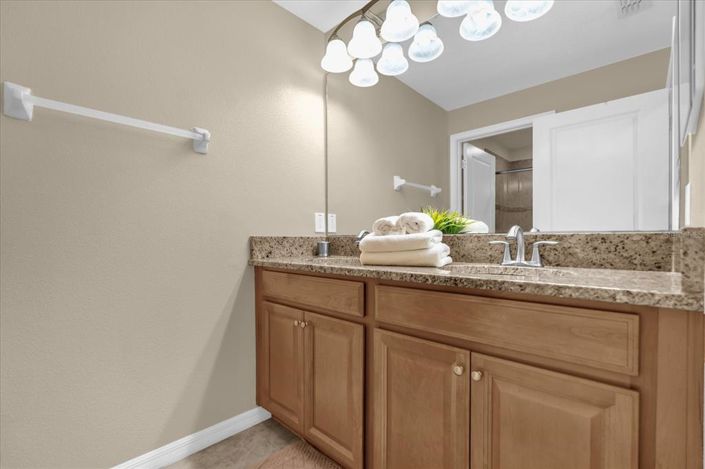 Image No.17-4 Bed Townhouse for sale