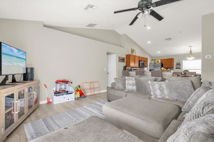 Image No.6-4 Bed House for sale