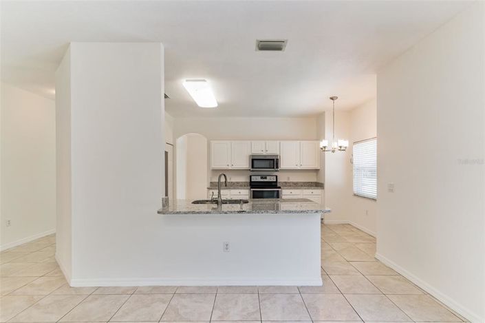 Image No.11-5 Bed House for sale