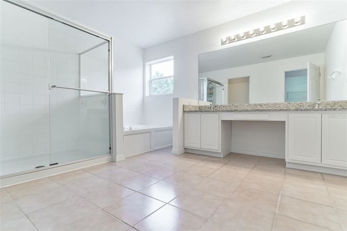 Image No.17-5 Bed House for sale