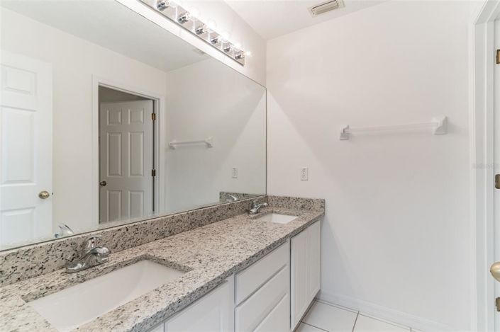 Image No.19-5 Bed House for sale