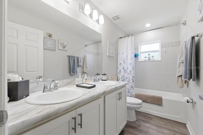 Image No.17-4 Bed House for sale