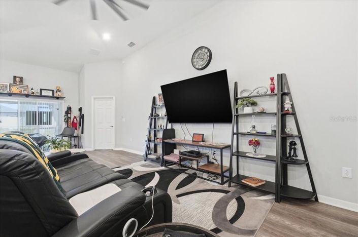 Image No.6-4 Bed House for sale