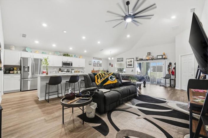 Image No.8-4 Bed House for sale