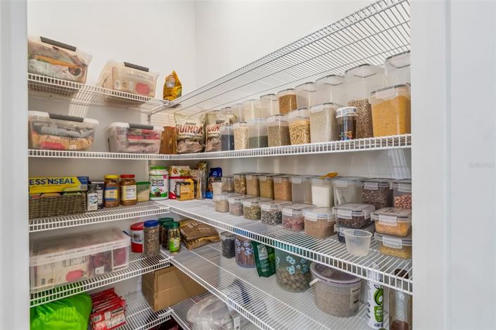 Image No.18-6 Bed House for sale