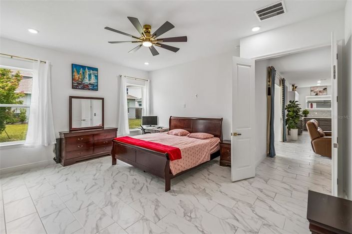 Image No.20-6 Bed House for sale