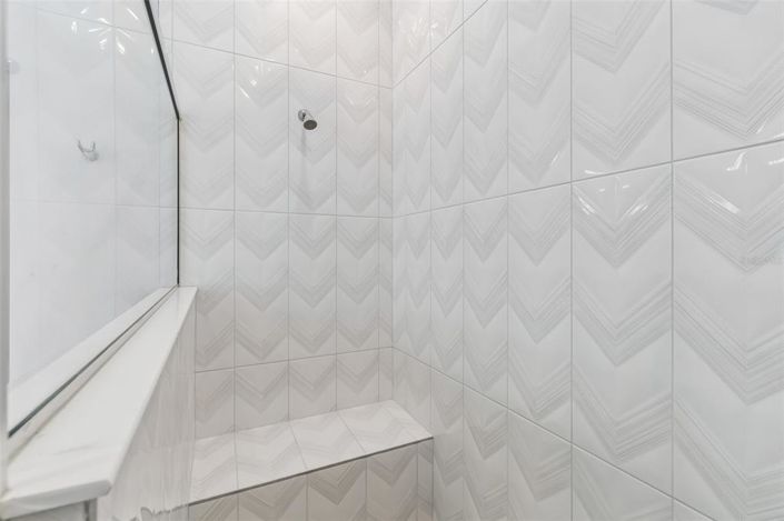 Image No.26-6 Bed House for sale