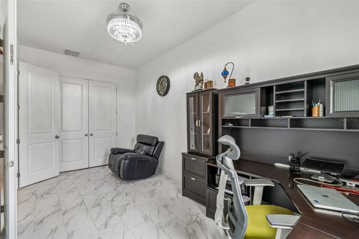 Image No.36-6 Bed House for sale