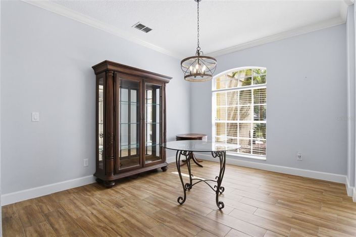 Image No.15-4 Bed House for sale