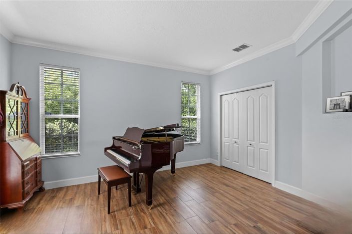 Image No.17-4 Bed House for sale