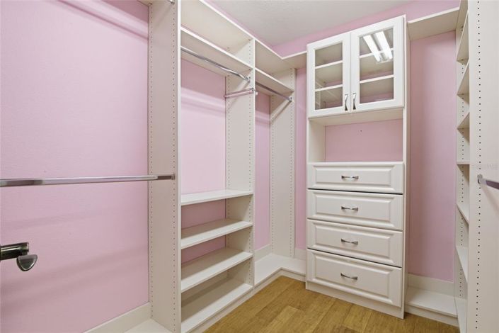 Image No.26-4 Bed House for sale