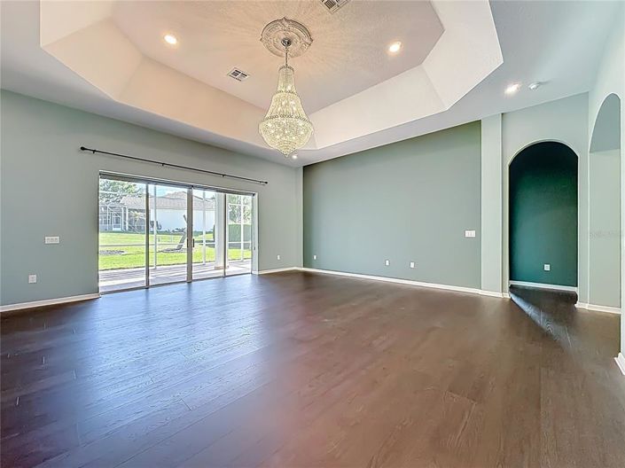 Image No.13-3 Bed House for sale