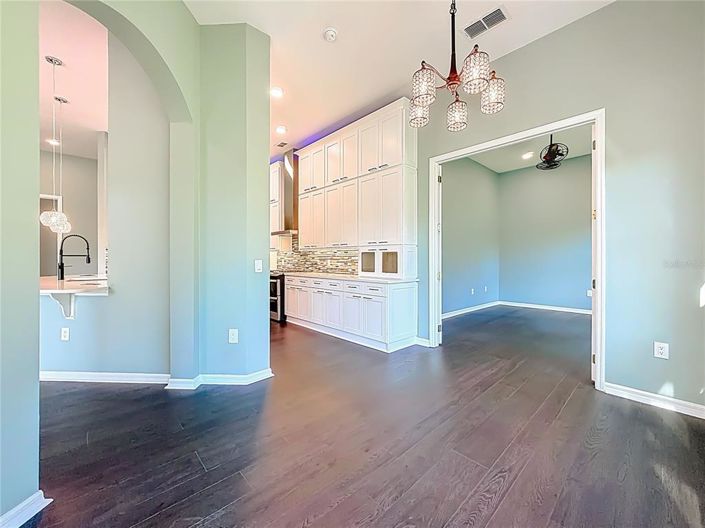 Image No.18-3 Bed House for sale