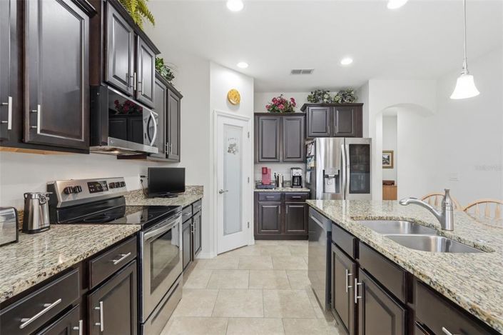 Image No.15-4 Bed House for sale