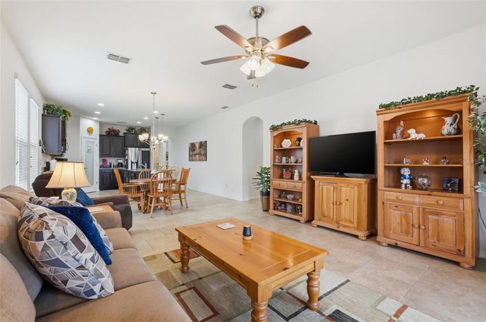 Image No.21-4 Bed House for sale