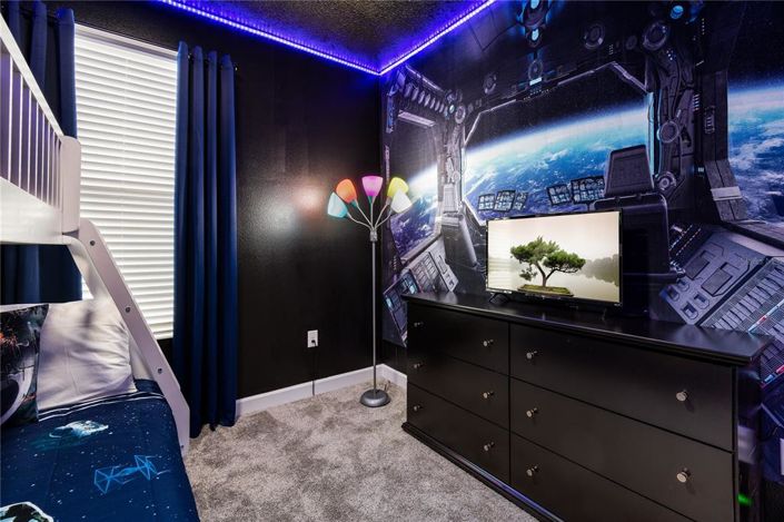 Image No.28-6 Bed House for sale