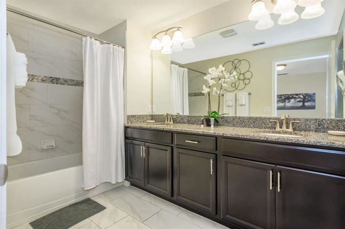 Image No.11-5 Bed Townhouse for sale