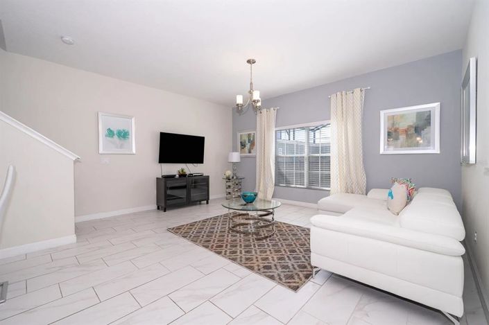 Image No.13-5 Bed Townhouse for sale