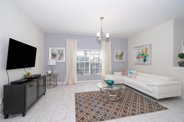 Image No.14-5 Bed Townhouse for sale