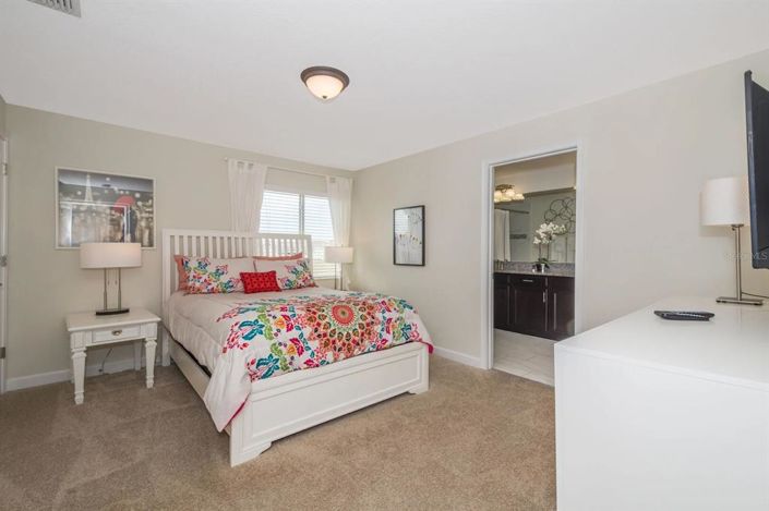 Image No.6-5 Bed Townhouse for sale