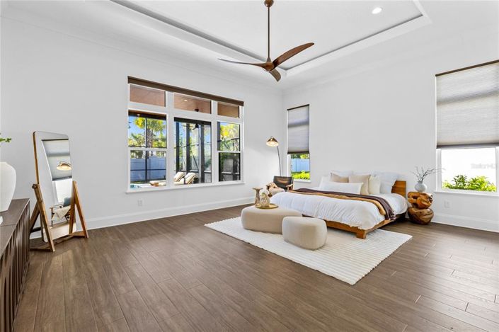 Image No.19-5 Bed House for sale