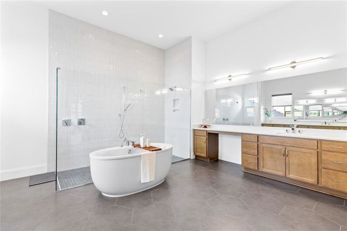 Image No.22-5 Bed House for sale