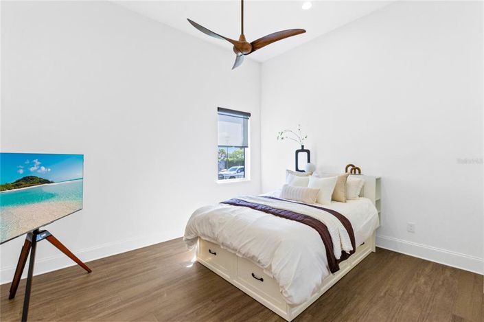 Image No.25-5 Bed House for sale