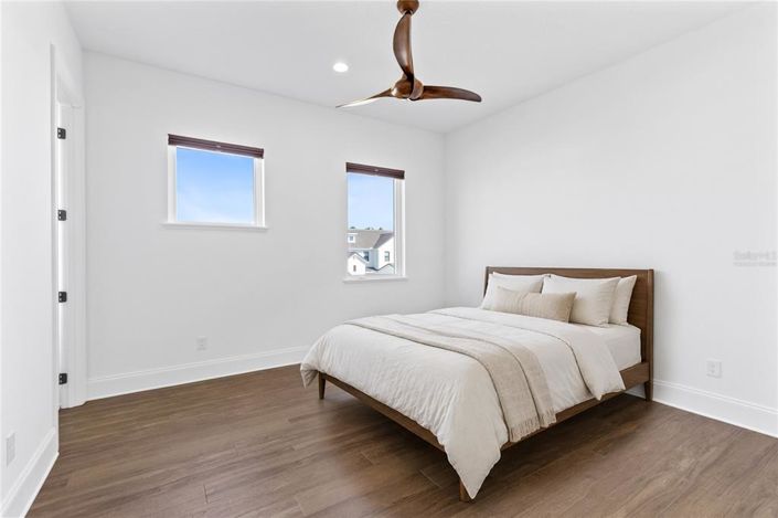 Image No.42-5 Bed House for sale