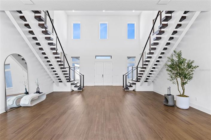 Image No.7-5 Bed House for sale