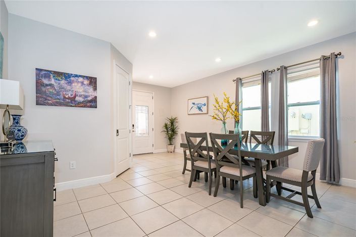 Image No.7-5 Bed House for sale
