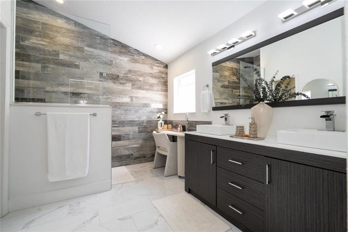 Image No.24-4 Bed House for sale