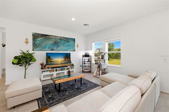 Image No.15-5 Bed House for sale