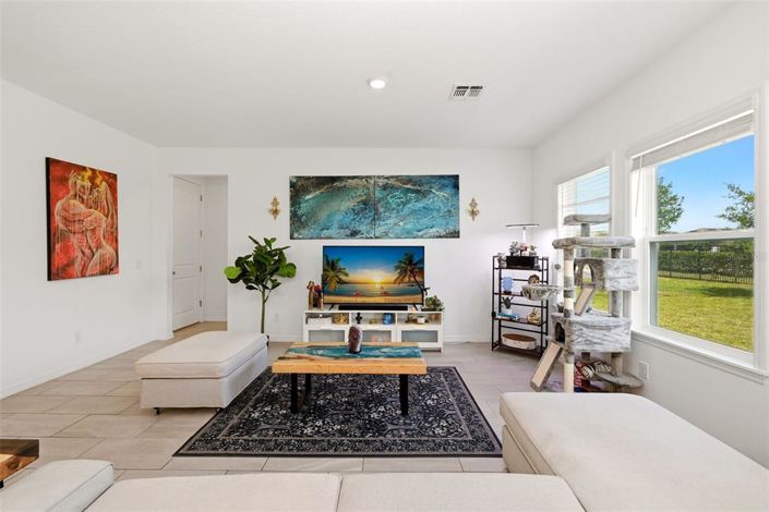 Image No.16-5 Bed House for sale