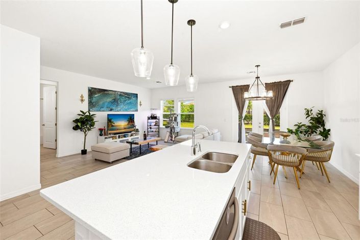 Image No.6-5 Bed House for sale