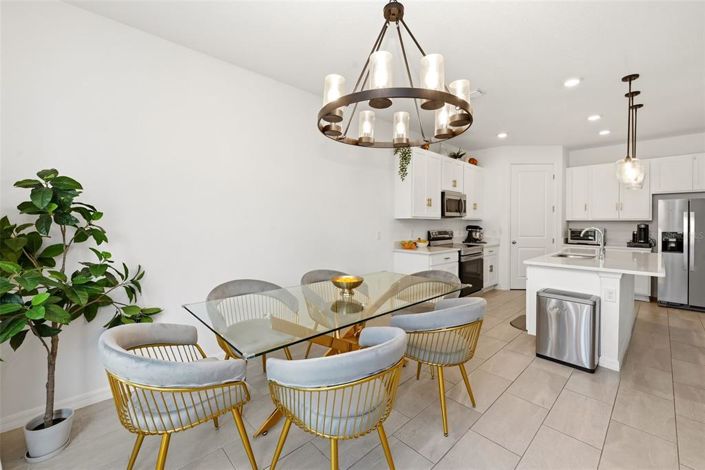 Image No.8-5 Bed House for sale