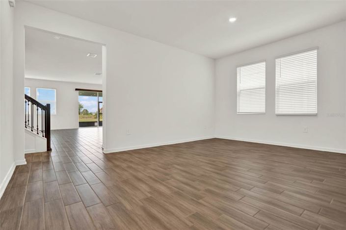 Image No.17-5 Bed House for sale