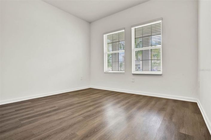 Image No.18-5 Bed House for sale