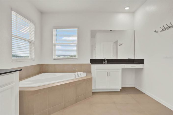 Image No.30-5 Bed House for sale