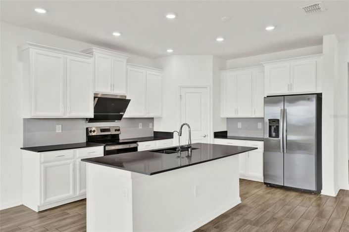 Image No.7-5 Bed House for sale