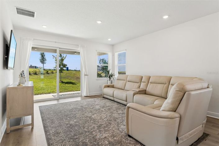 Image No.16-4 Bed House for sale