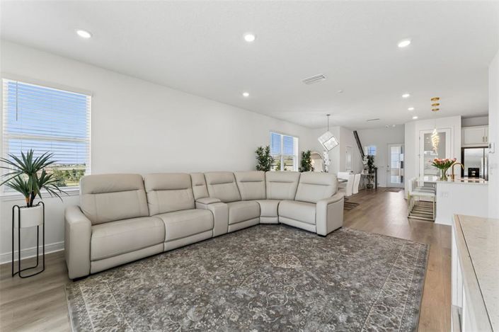 Image No.17-4 Bed House for sale