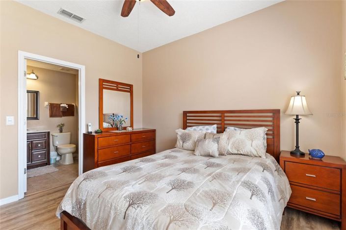 Image No.16-4 Bed House for sale