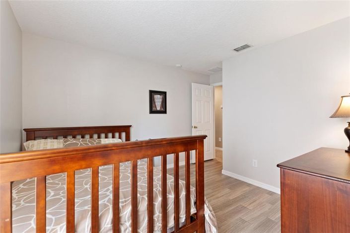 Image No.20-4 Bed House for sale