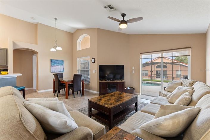 Image No.8-4 Bed House for sale