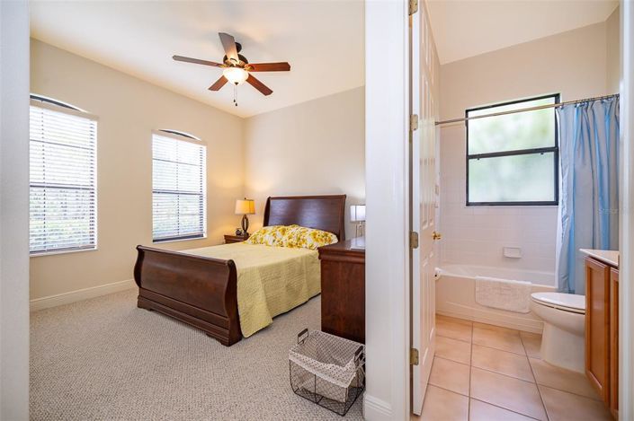 Image No.12-2 Bed House for sale