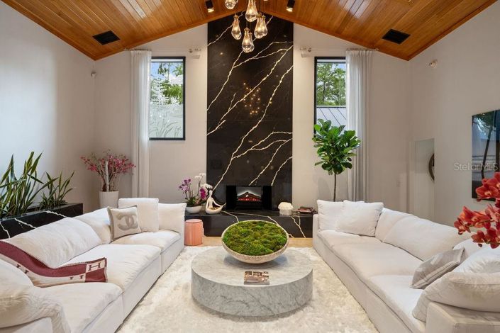 Image No.14-4 Bed House for sale