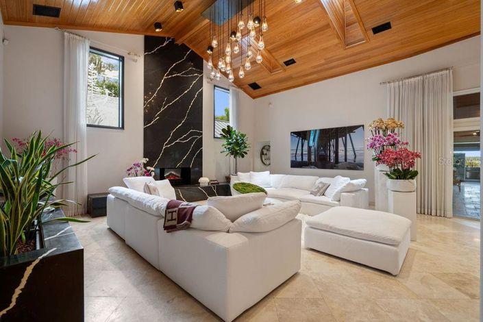 Image No.16-4 Bed House for sale