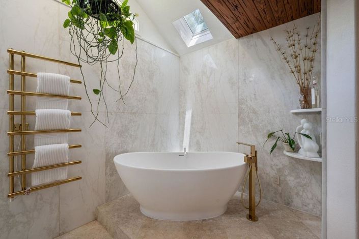 Image No.23-4 Bed House for sale