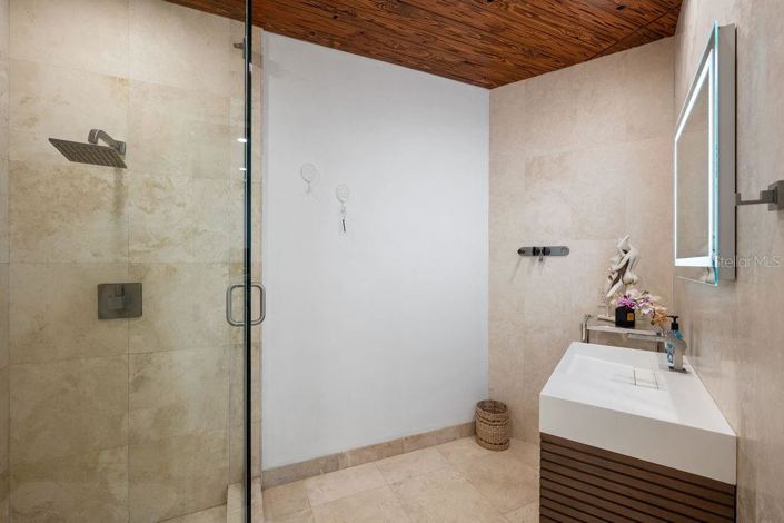 Image No.28-4 Bed House for sale