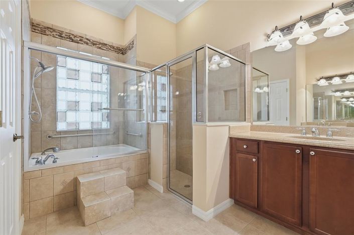 Image No.18-4 Bed House for sale